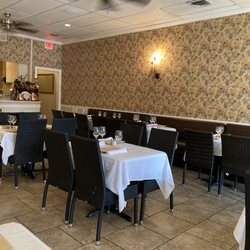Piccolino Italian kitchen - Small but Nicely appointed space