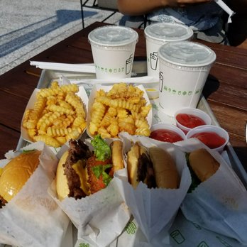 Shake Shack Century City Mall - 2nd Floor - Fast Food Near Me - Los Angeles, California Shake Shack Century City Mall - 2nd Floor - Fast Food Near Me - Los Angeles, California