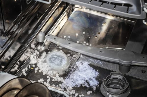 The Best Dishwasher Repair Service in Town! - Dishwashers offer a great deal of convenience, cleaning your dishes while you sit back and relax. However, a broken-down or poorly running dishwasher is anything but convenient. That’s where, Honorable Appliance Repair, dishwasher repair service professionals come in!
From extended wash cycles to drain problems, a variety of issues may be keeping your dishwasher from giving you the quality results you expect. Our expert technicians are here to help you identify the issue and find a quick solution. We also offer routine dishwasher maintenance to extend the service life of your appliance. The Best Dishwasher Repair Service in Town! - Dishwashers offer a great deal of convenience, cleaning your dishes while you sit back and relax. However, a broken-down or poorly running dishwasher is anything but convenient. That’s where, Honorable Appliance Repair, dishwasher repair service professionals come in!
From extended wash cycles to drain problems, a variety of issues may be keeping your dishwasher from giving you the quality results you expect. Our expert technicians are here to help you identify the issue and find a quick solution. We also offer routine dishwasher maintenance to extend the service life of your appliance.