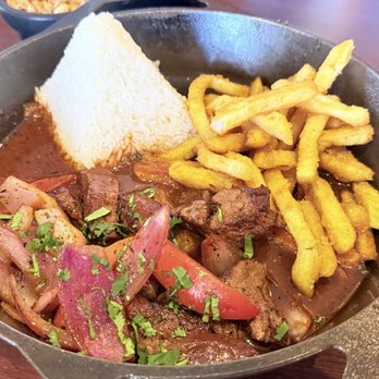 El Mono - Lomo Saltado (Lunch) ... love the crunchiness of the fries as well - Peruvian Near Me - El Cerrito, California