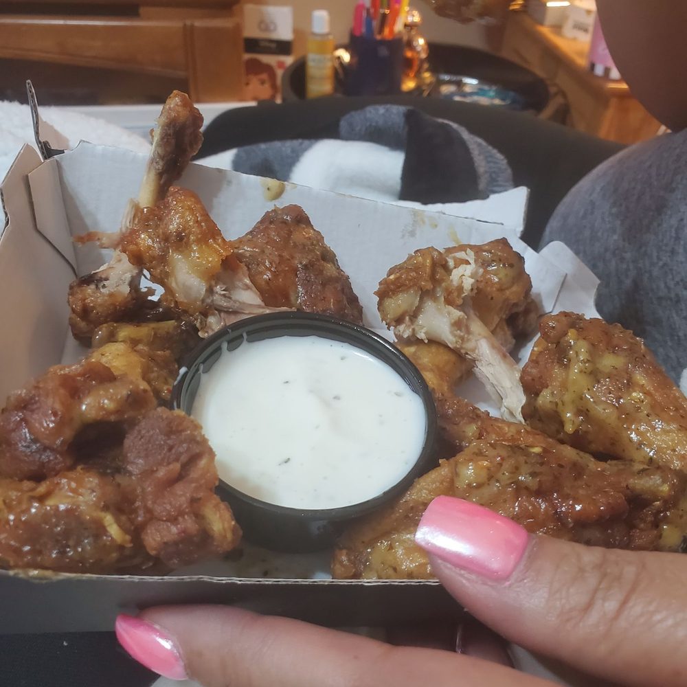 Buffalo Wild Wings - Cold.food - Chicken Wings Near Me - Aurora, Colorado Buffalo Wild Wings - Cold.food - Chicken Wings Near Me - Aurora, Colorado