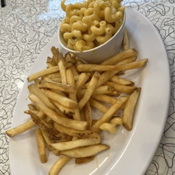 Sunliner Diner - Macaroni and Cheese with French fries - Diners Near Me - Pigeon Forge, Tennessee Sunliner Diner - Macaroni and Cheese with French fries - Diners Near Me - Pigeon Forge, Tennessee
