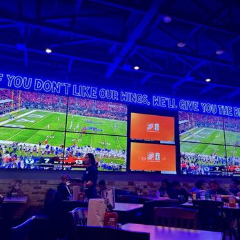 Pluckers Wing Bar - Chicken Wings Near Me - San Antonio, Texas