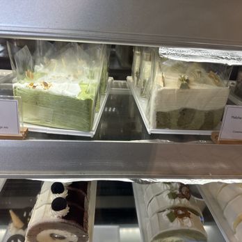 Motto Tea Cafe - Desserts Near Me - Pasadena, California