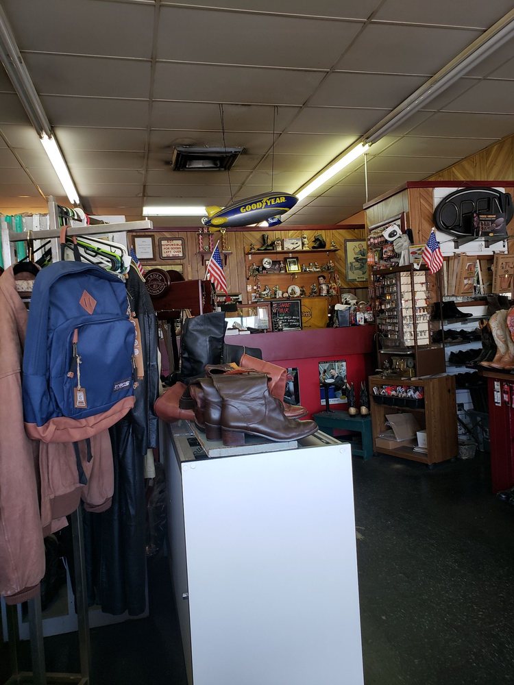 BELL’S SHOE REPAIR Updated August 2024 4885 Jonesboro Rd, Forest