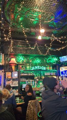 MaGillyCuddys by null