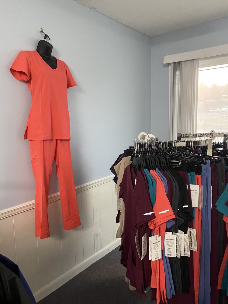 Q D SCRUBS Updated July 2024 14 Photos 2109 Gault Ave N, Fort