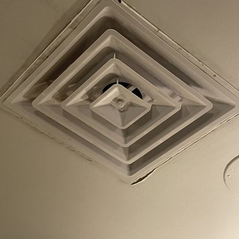 Avani Spa - Disgusting dirt on the ceilings - Day Spas Near Me - Fontana, Wisconsin