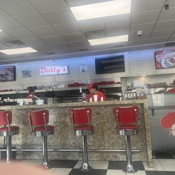 Dolly's Diner - Diners Near Me - Princeton, West Virginia