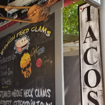 DJ's Clam Shack - Seafood Near Me - Key West, Florida