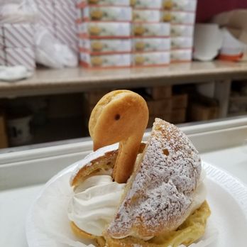 Queen's Bakery - Cute! I want this one! - Bakeries Near Me - Los Angeles, California Queen's Bakery - Cute! I want this one! - Bakeries Near Me - Los Angeles, California