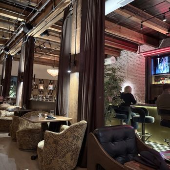 Ila's - Comfort Food Near Me - Chicago, Illinois