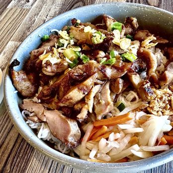 Co Do 2 - Bun Vermicelli with chicken - Vietnamese Near Me - Sacramento, California Co Do 2 - Bun Vermicelli with chicken - Vietnamese Near Me - Sacramento, California