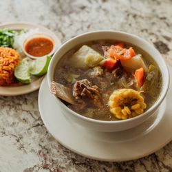 Tariacuri Restaurant One - Caldo de res Domingo