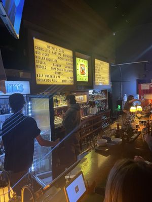 QD's Bar by null