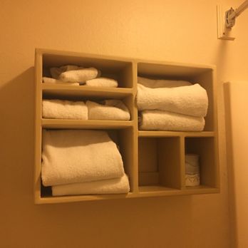 Gazebo Inn - Cubbyhole in bathroom - Hotels Near Me - Branson, Missouri Gazebo Inn - Cubbyhole in bathroom - Hotels Near Me - Branson, Missouri