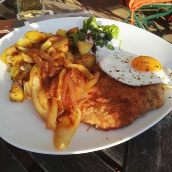 Zum Messingkrug - Schnitzel mit Bratkartoffeln leckeres Essen kann man empfehlen - Pubs Near Me - Wendisch Rietz, BB