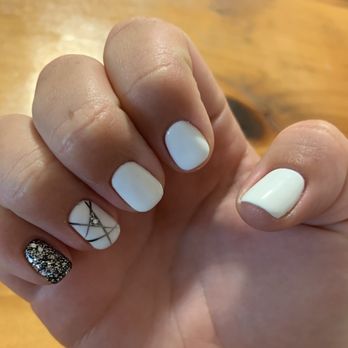 Coco Luxe Nails - Eyelash Service Near Me - Santa Monica, California