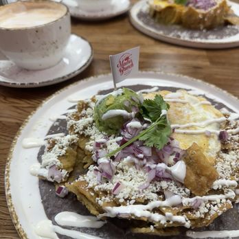Madres Brunch - Chilaquiles verdes - Breakfast & Brunch Near Me - Whittier, California Madres Brunch - Chilaquiles verdes - Breakfast & Brunch Near Me - Whittier, California