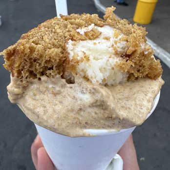 Page's - Pumpkin roll arctic swirl - Ice Cream & Frozen Yogurt Near Me - Pittsburgh, Pennsylvania