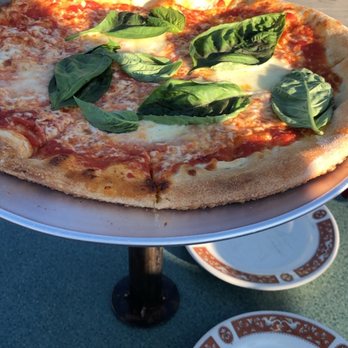 Taverne Atlantic - Margherita pizza - Cocktail Bars Near Me - Montreal, Quebec
