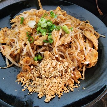 Bangkok Bistro - Chicken pad thai - Thai Near Me - Georgetown, Delaware