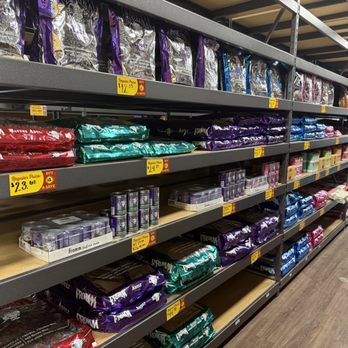 Hollywood Feed - Pet Stores Near Me - Columbia, South Carolina
