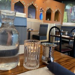 Little India - Restful atmosphere, table settings.
