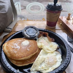 Corner Cafe Newton - 2x2x2 with bacon and sunny side eggs