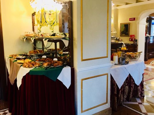 Canal Grande Hotel by null