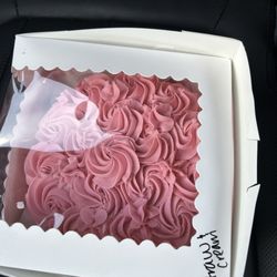 Specialty Cakes by Amanda - Strawberry cake