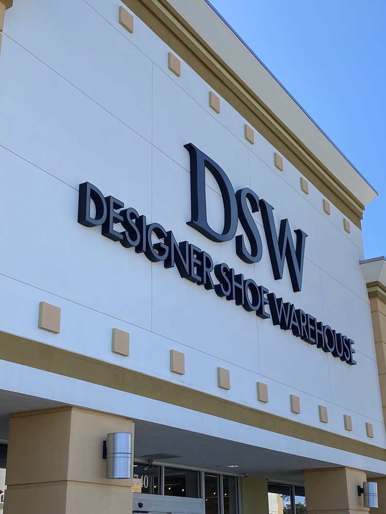 DSW DESIGNER SHOE WAREHOUSE CLOSED 20 Photos & 11 Reviews 1740 N