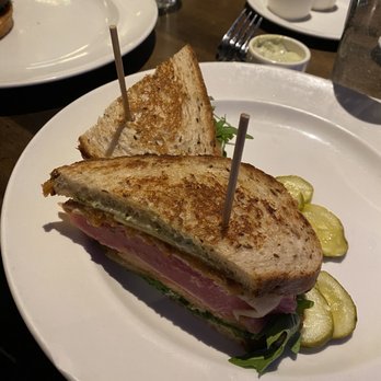 Yard House - New American Near Me - San Jose, California