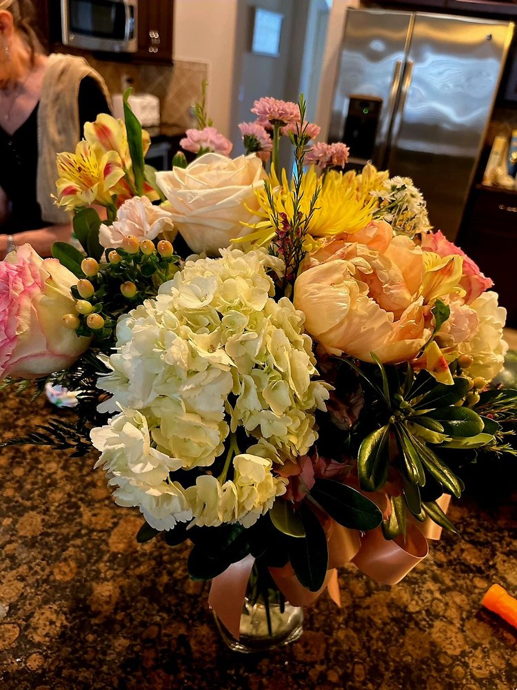 COTTAGE FLORIST & ANTIQUES Updated August 2024 24 Photos 4204 S