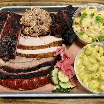 Hurtado Barbecue - EL JEFE - $50 1/3 lb each of brisket, pulled pork, spare ribs, turkey, burnt ends and sausage. Served with two sides of your choice. - Barbeque Near Me - Arlington, Texas