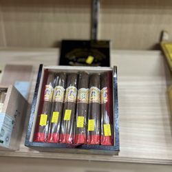 The Valley Smoke Shop Kent - CIGAR ROOM WITH HUGE SELECTION