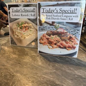 Fuzzy's Raw Bar and Drinks - Seafood Near Me - Atlanta, Georgia