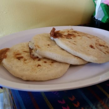 El Comalito - Papusas de queso con loroco - Mexican Near Me - Amherst, Massachusetts