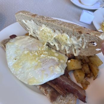 Happy Goat Farm To Table - Breakfast sandwich - Breakfast & Brunch Near Me - Mariposa, California Happy Goat Farm To Table - Breakfast sandwich - Breakfast & Brunch Near Me - Mariposa, California