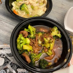 Broccoli beef and chicken &Mixed Vegetables Broccoli beef and chicken &Mixed Vegetables