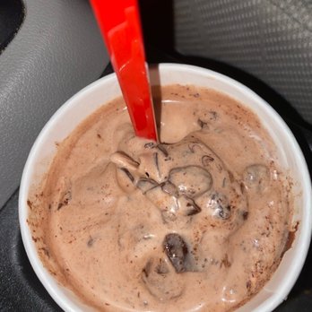 Dairy Queen Grill & Chill - Chocolate brownie blizzard - Burgers Near Me - Cicero, New York Dairy Queen Grill & Chill - Chocolate brownie blizzard - Burgers Near Me - Cicero, New York