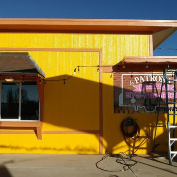 La Patrona - La Patrona's storefront. Order at the window, then sit at the picnic tables outside. - Food Trucks Near Me - Carlsbad, New Mexico La Patrona - La Patrona's storefront. Order at the window, then sit at the picnic tables outside. - Food Trucks Near Me - Carlsbad, New Mexico