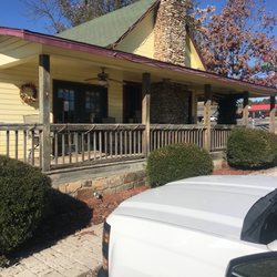 The Ashley House Inn & Suites