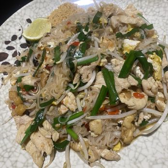 Kinzaap Thai Restaurant - Pad Thai - Thai Near Me - Brownwood, Texas
