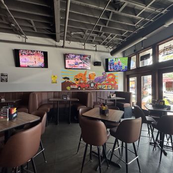 Quinton's Bar & Deli - Sitting area - Delis Near Me - Des Moines, Iowa Quinton's Bar & Deli - Sitting area - Delis Near Me - Des Moines, Iowa