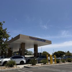Costco Gasoline - line wraps around
