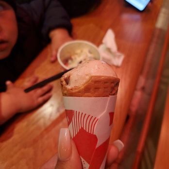 Salt & Straw - Ice Cream & Frozen Yogurt Near Me - Pasadena, California