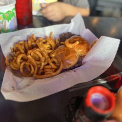 JBD White Horse Inn - Kids burgers