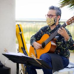 Arnold Yzaguirre Classical/Solo Guitar