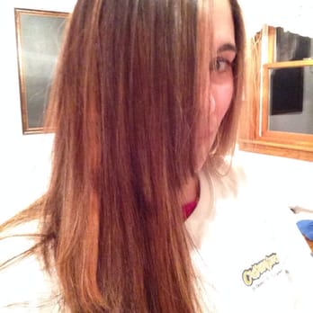 Salon Oasis - This is supposed to be ombré and cut! This is NOT an ombré & it's orange/gold and the haircut is horrible. Christina did it - Hair Salons Near Me - Danvers, Massachusetts